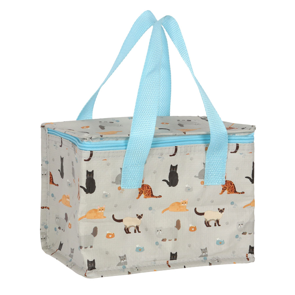 Lunch bag featuring cats of different breeds