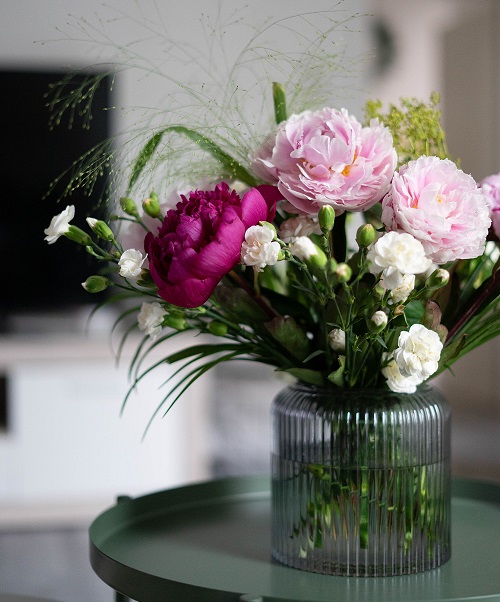 How to Keep Your Flowers Looking Fresh for Longer